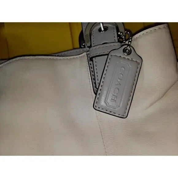 Coach White Leather Medium‎ Handbag F17216 - Picture 5 of 9